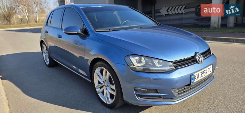 Хэтчбек Volkswagen Golf 2013 в Киеве