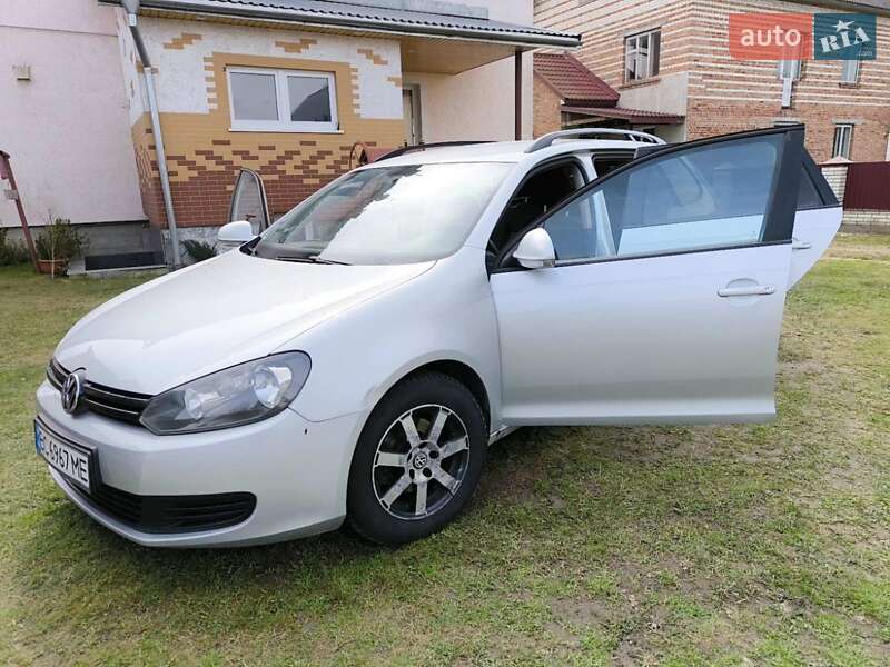 Универсал Volkswagen Golf 2012 в Львове