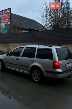 Універсал Volkswagen Golf 2000 в 