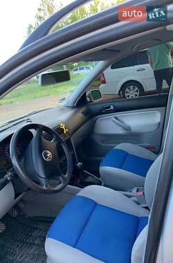 Універсал Volkswagen Golf 2000 в 