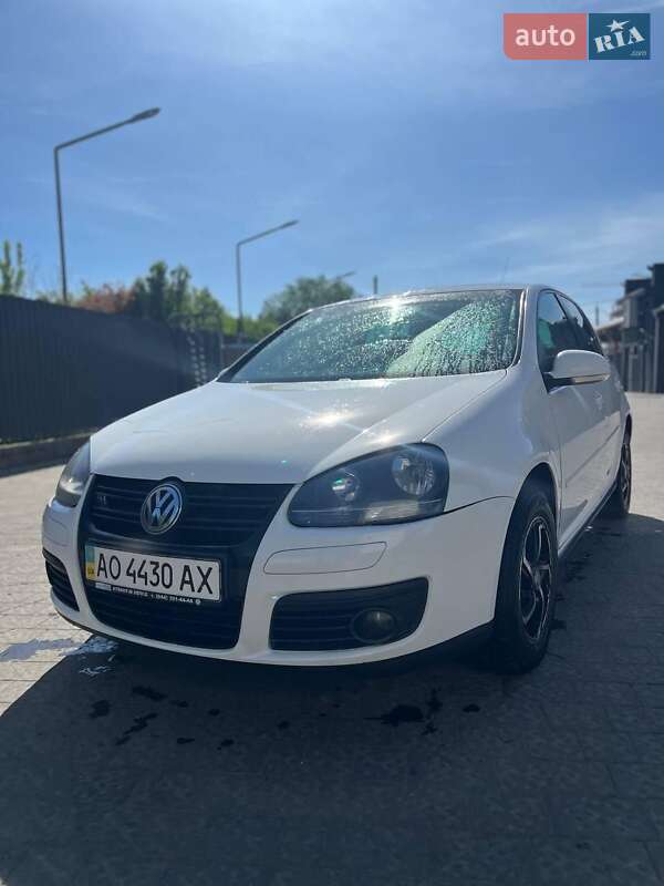 Хетчбек Volkswagen Golf 2008 в Ужгороді