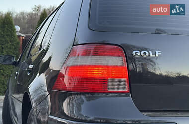 Хэтчбек Volkswagen Golf 2002 в 