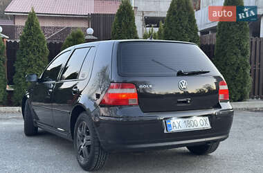 Хэтчбек Volkswagen Golf 2002 в 