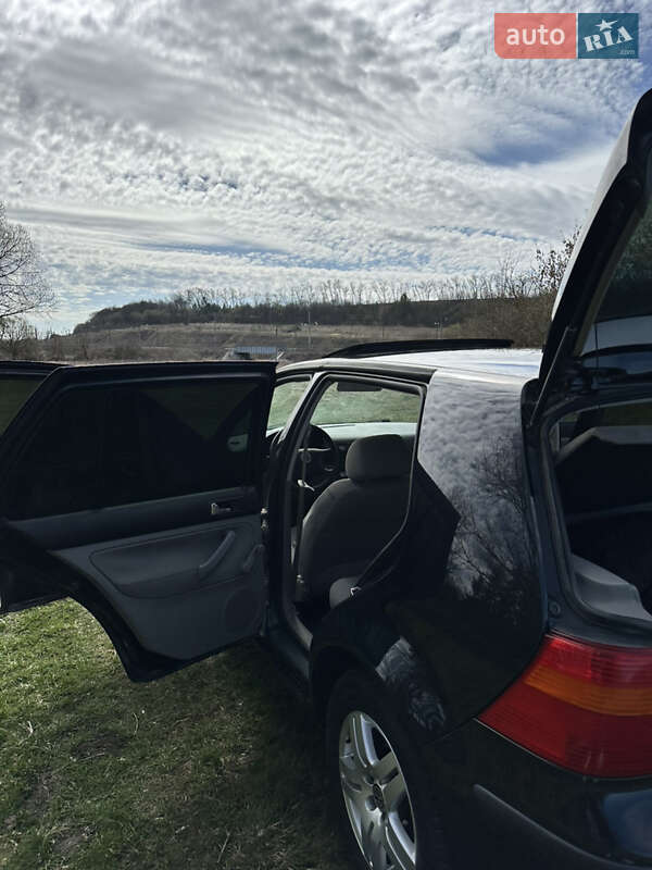 Хетчбек Volkswagen Golf 2000 в Тернополі