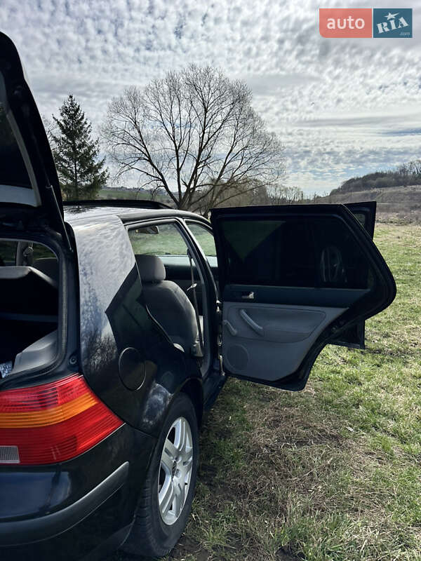 Хетчбек Volkswagen Golf 2000 в Тернополі