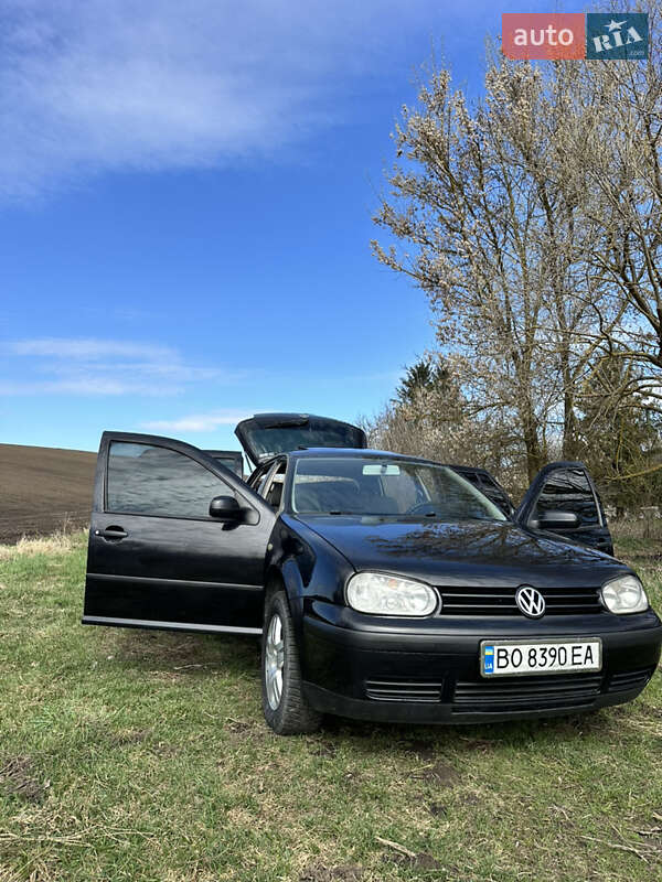 Хетчбек Volkswagen Golf 2000 в Тернополі