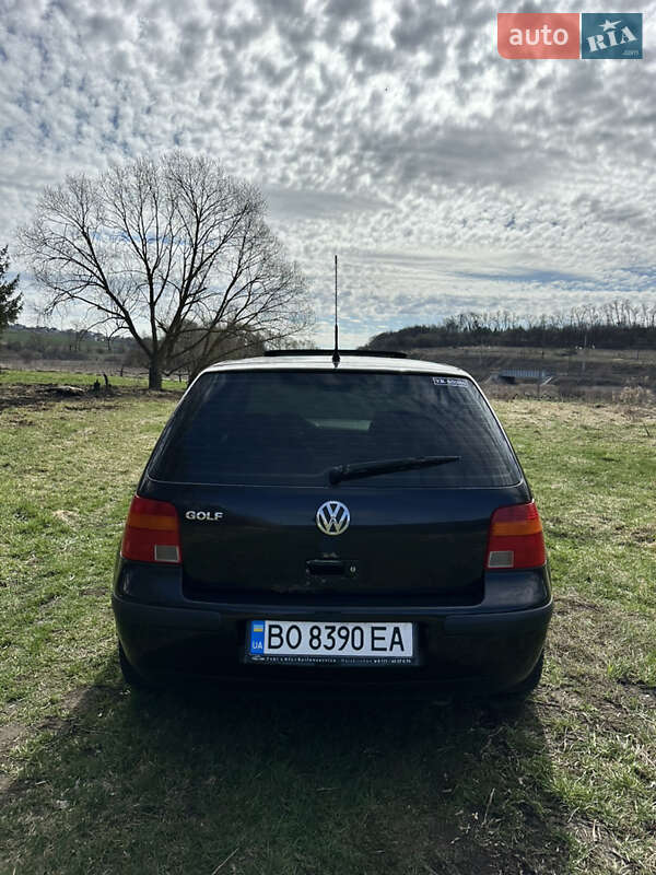 Хетчбек Volkswagen Golf 2000 в Тернополі