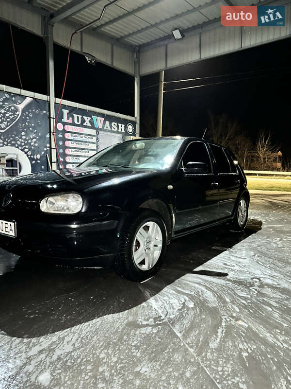 Хетчбек Volkswagen Golf 2000 в Тернополі