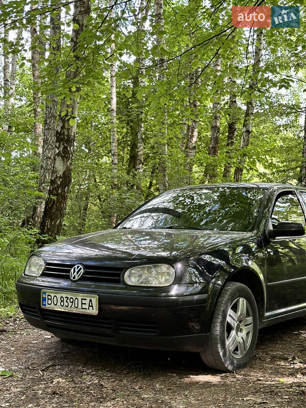 Хетчбек Volkswagen Golf 2000 в Тернополі