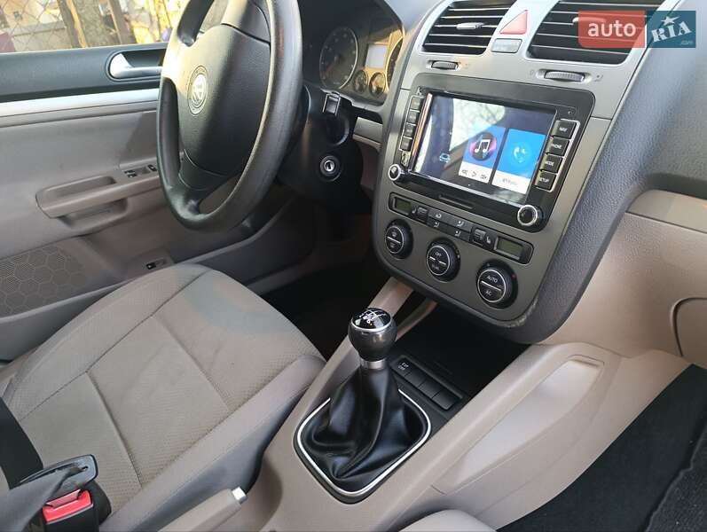 Хэтчбек Volkswagen Golf 2007 в Звягеле