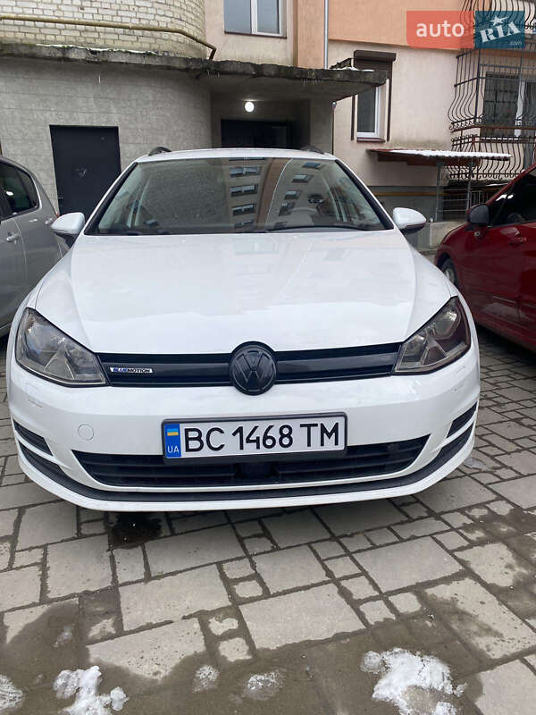 Универсал Volkswagen Golf 2015 в Стрые