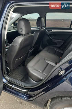 Универсал Volkswagen Golf 2015 в 