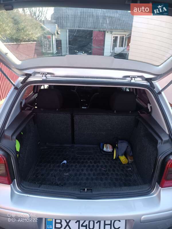 Хэтчбек Volkswagen Golf 2000 в Сторожинце