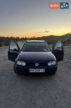 Универсал Volkswagen Golf 2000 в 