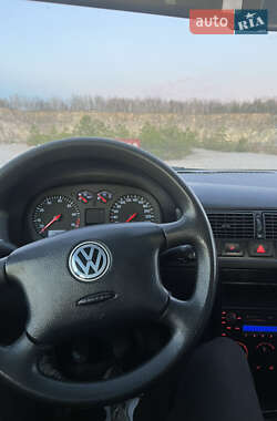 Универсал Volkswagen Golf 2000 в 