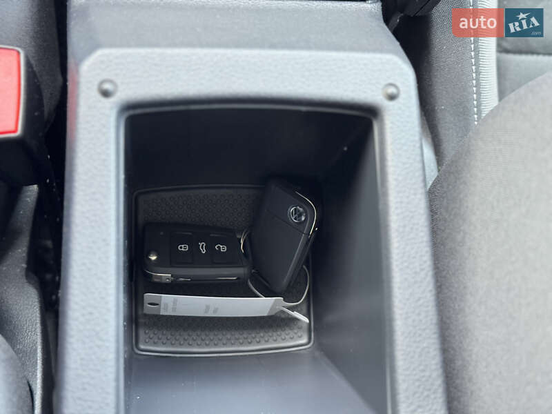 Універсал Volkswagen Golf 2019 в Бродах