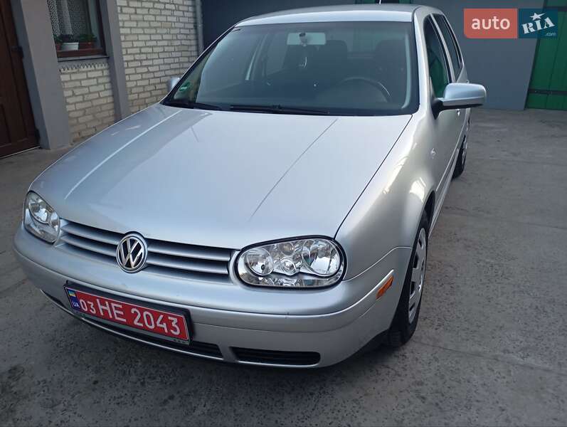 Хэтчбек Volkswagen Golf 2002 в Луцке