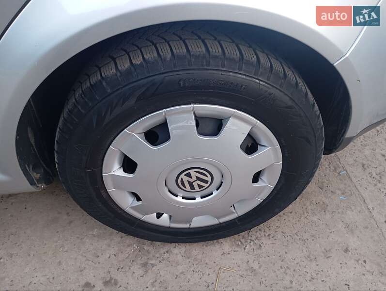 Хэтчбек Volkswagen Golf 2002 в Луцке