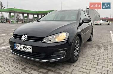 Універсал Volkswagen Golf 2017 в Житомирі