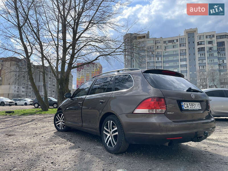 Універсал Volkswagen Golf 2012 в Черкасах