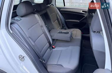Универсал Volkswagen Golf 2015 в 