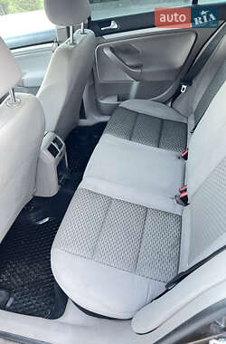 Універсал Volkswagen Golf 2010 в 
