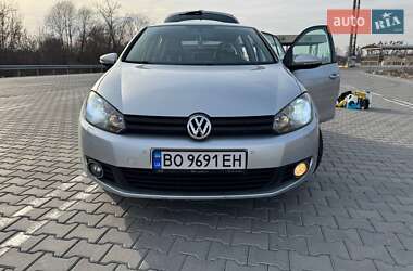 Хэтчбек Volkswagen Golf 2010 в 