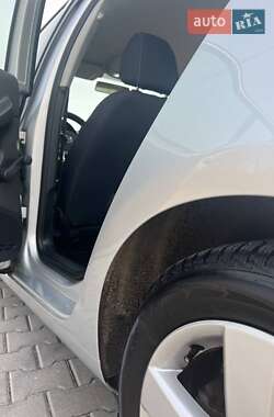 Хэтчбек Volkswagen Golf 2010 в 