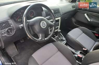 Хетчбек Volkswagen Golf 2003 в 