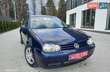 Хетчбек Volkswagen Golf 2003 в 