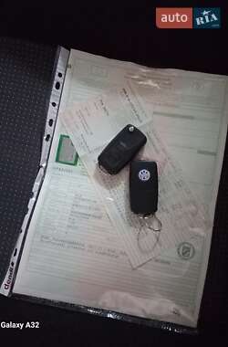 Хетчбек Volkswagen Golf 2003 в 