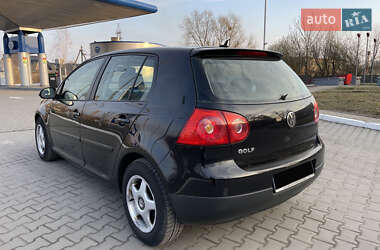 Хэтчбек Volkswagen Golf 2006 в 