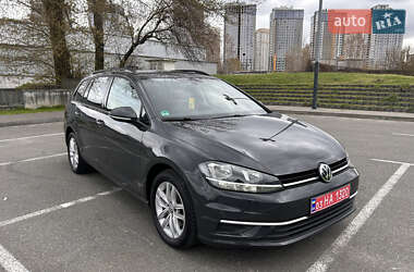 Універсал Volkswagen Golf 2017 в Києві