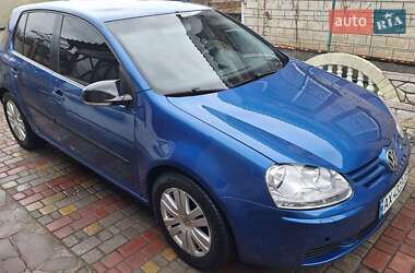 Хэтчбек Volkswagen Golf 2003 в 
