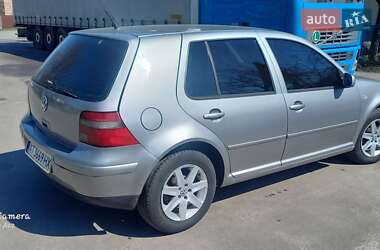 Хетчбек Volkswagen Golf 2003 в 