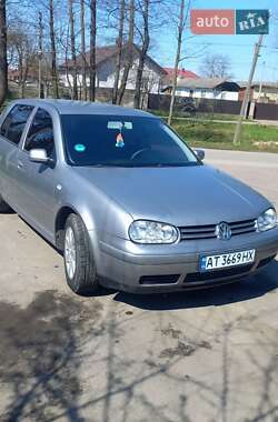 Хетчбек Volkswagen Golf 2003 в 