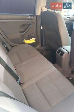 Хэтчбек Volkswagen Golf 2005 в Кодыме