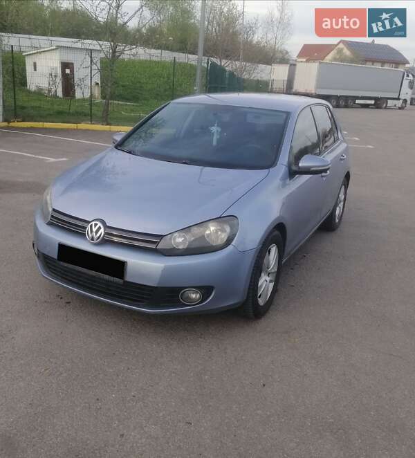 Хэтчбек Volkswagen Golf 2011 в Ужгороде