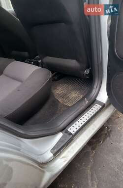Хэтчбек Volkswagen Golf 2001 в 