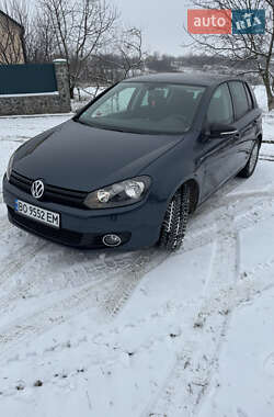 Хэтчбек Volkswagen Golf 2012 в 