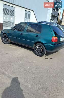 Хэтчбек Volkswagen Golf 1996 в 