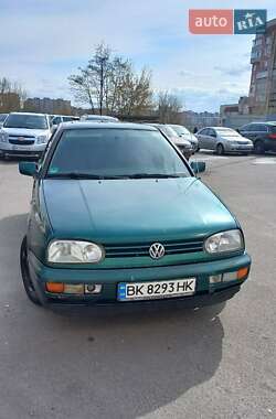 Хэтчбек Volkswagen Golf 1996 в 