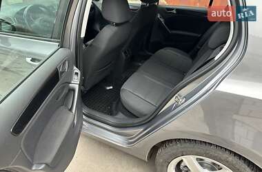 Хэтчбек Volkswagen Golf 2009 в 