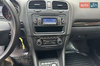 Хэтчбек Volkswagen Golf 2009 в 