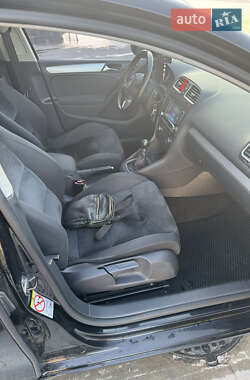 Хэтчбек Volkswagen Golf 2009 в 