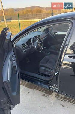 Хэтчбек Volkswagen Golf 2009 в 