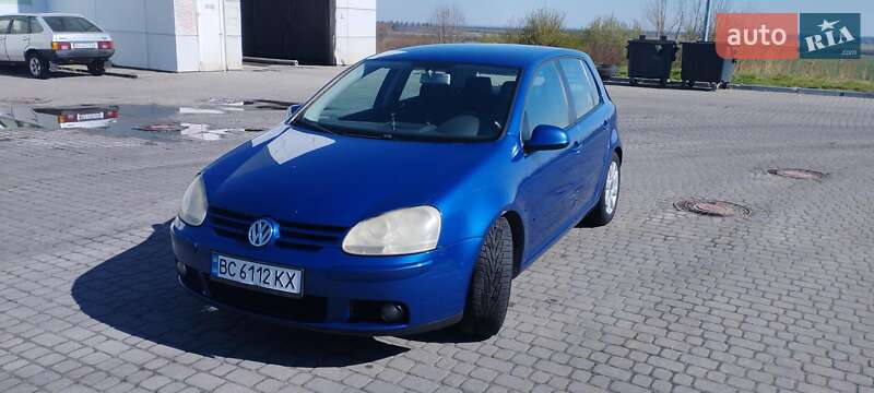 Хетчбек Volkswagen Golf 2004 в Рава-Руській