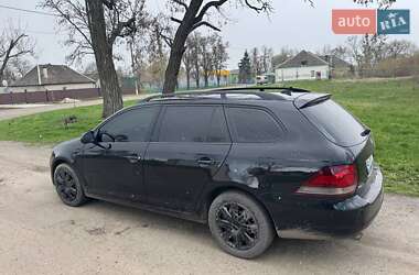 Універсал Volkswagen Golf 2010 в 