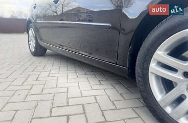 Хэтчбек Volkswagen Golf 2005 в 