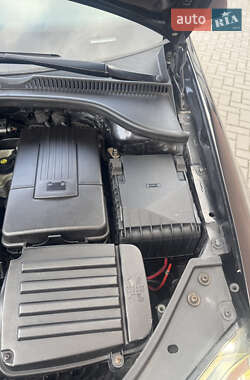 Хэтчбек Volkswagen Golf 2005 в 